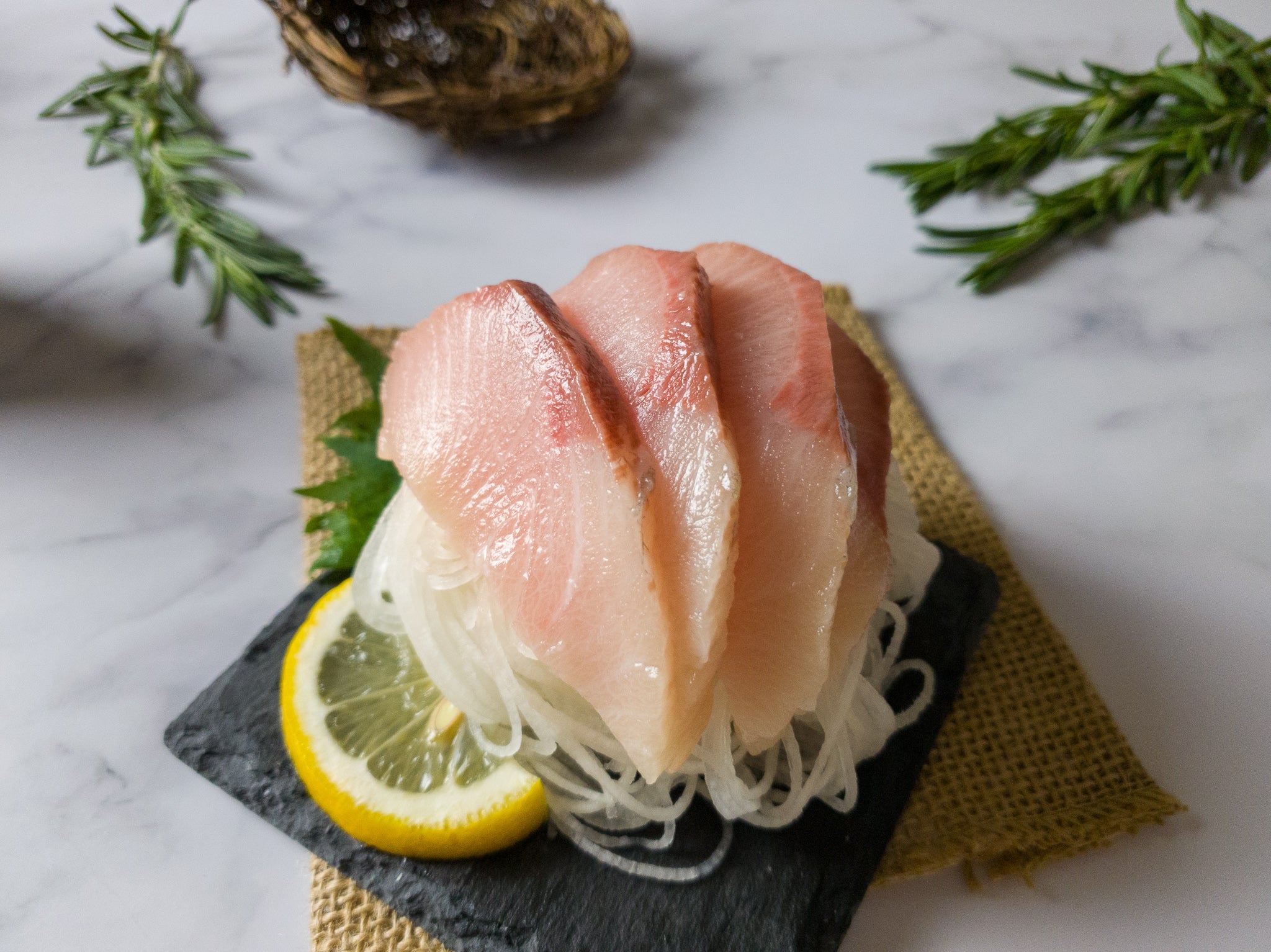 Yellowtail Sashimi *, image size:2048x1534
